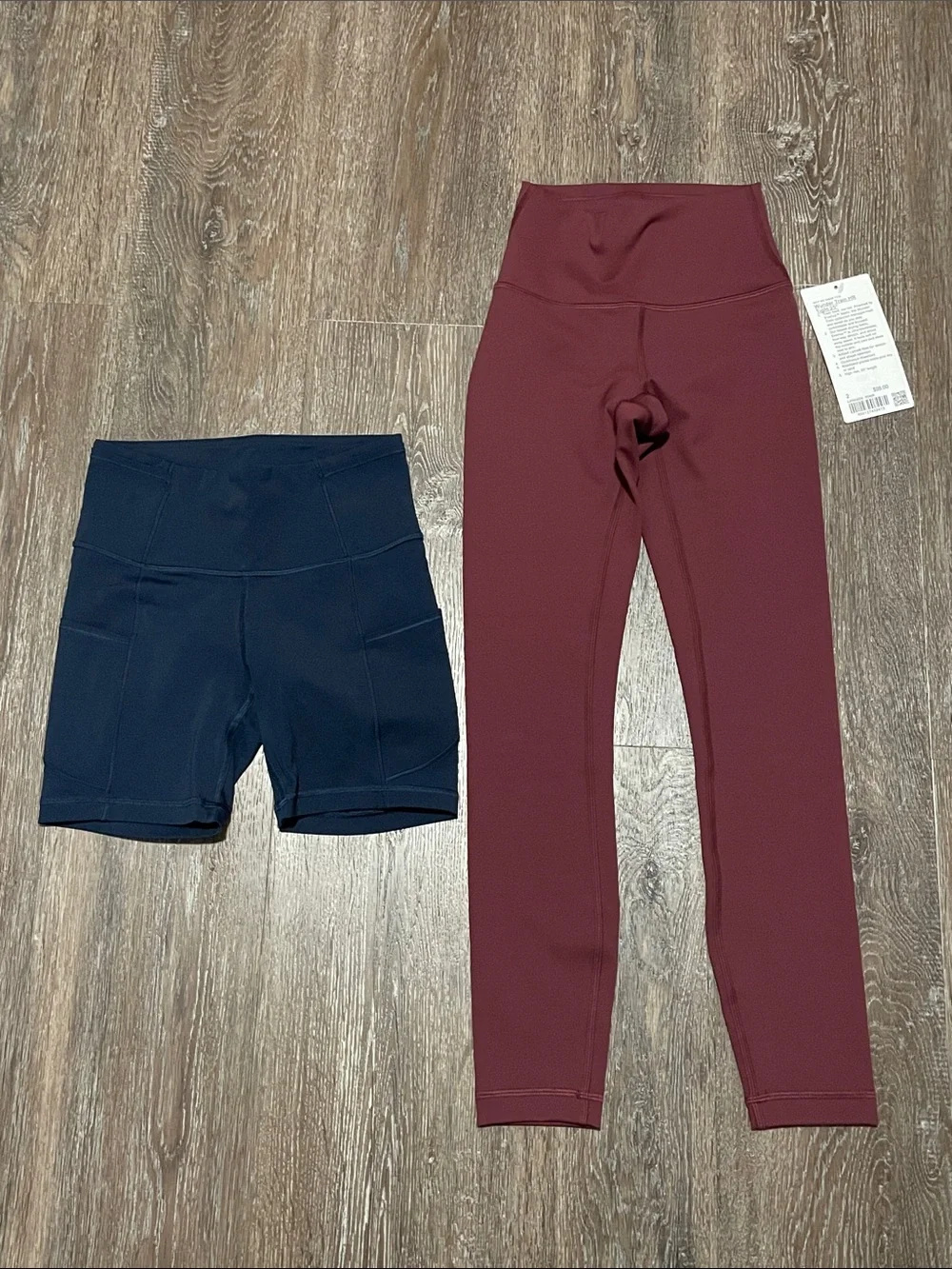NWT/NWOT/Like New Lululemon Matching Bundle. Size Tops 2,4 / Bootoms 2